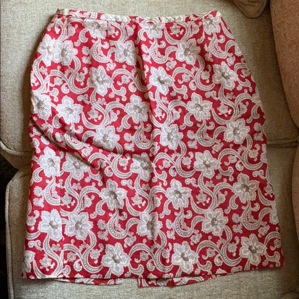 Ann Taylor pencil skirt. New without tags !